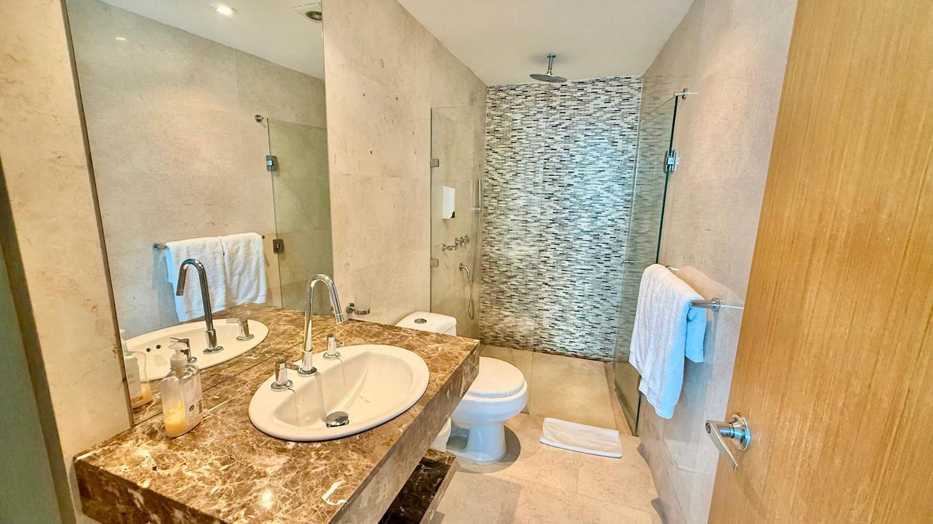 Dentro Del Radisson Ocean Pavillion Cartagena